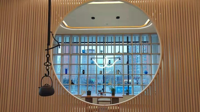 長(zhǎng)春寶馬展廳@木紋鋁方管