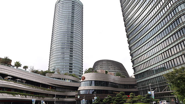 上海浦西白玉蘭廣場(chǎng)型材鋁方通