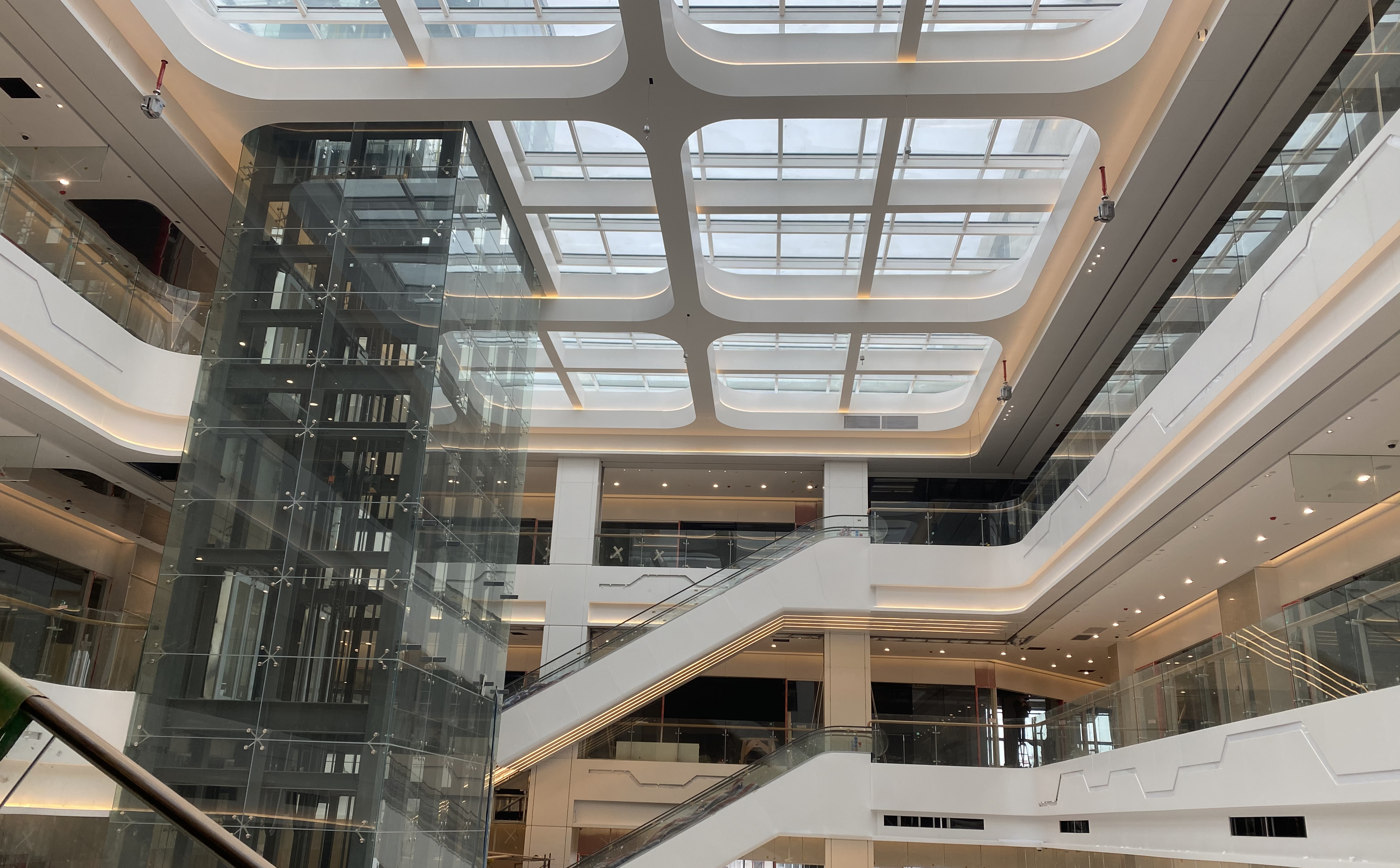 浦東祝橋天和商業(yè)廣場案例@造型鋁單板